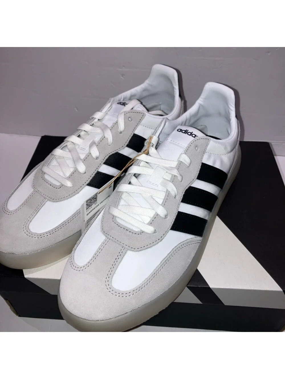 adidas Barreda Decode JI2315 Men’s 9 White Black Grey Sneakers New